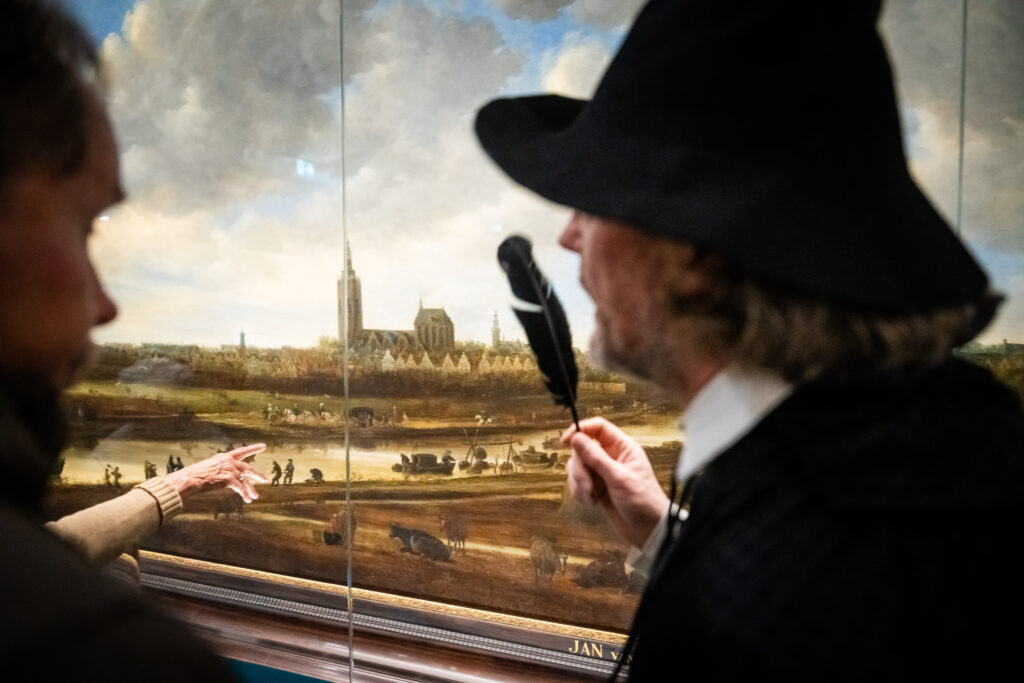 Den Haag, 20 januari 2025 Onthulling een van de topstukken van het Haags Historisch Museum dat 1,5 jaar te zien zal zijn in het Atrium. Foto MARTIJN BEEKMAN / gemeente Den Haag