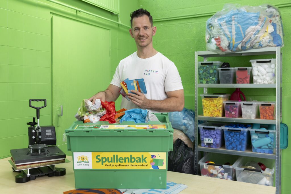ROTTERDAM - Portret van Nikki Hes van Lang Leve Plastic. FOTO EN COPYRIGHT GEMEENTE DEN HAAG/HENRIETTE GUEST